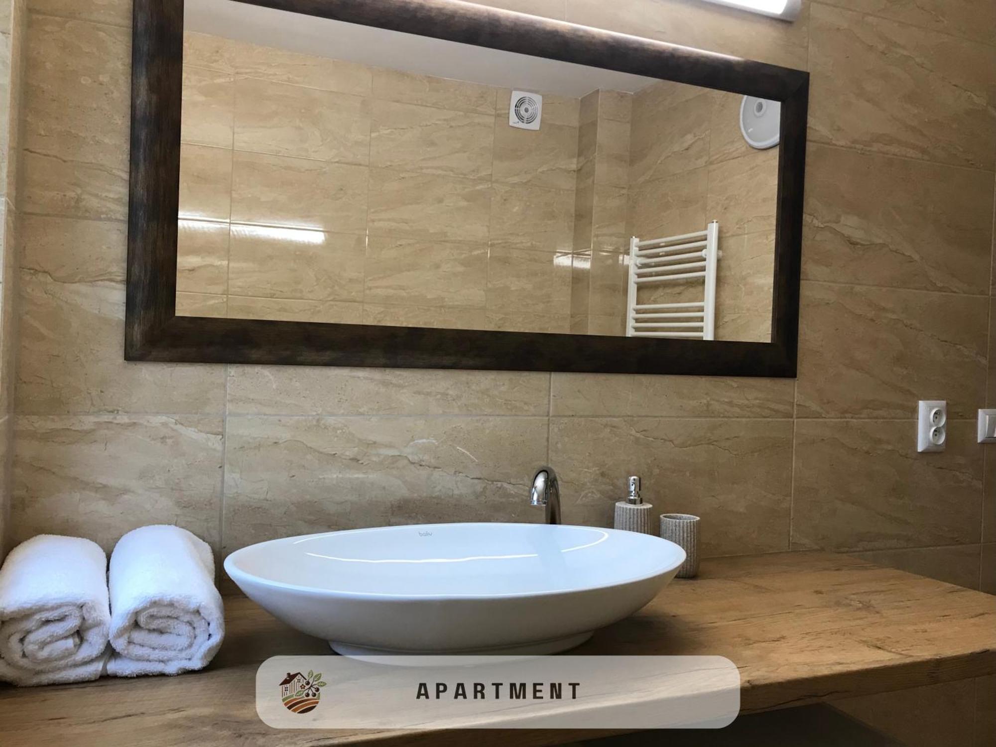 Apartmanovy Dom Visnove Buitenkant foto