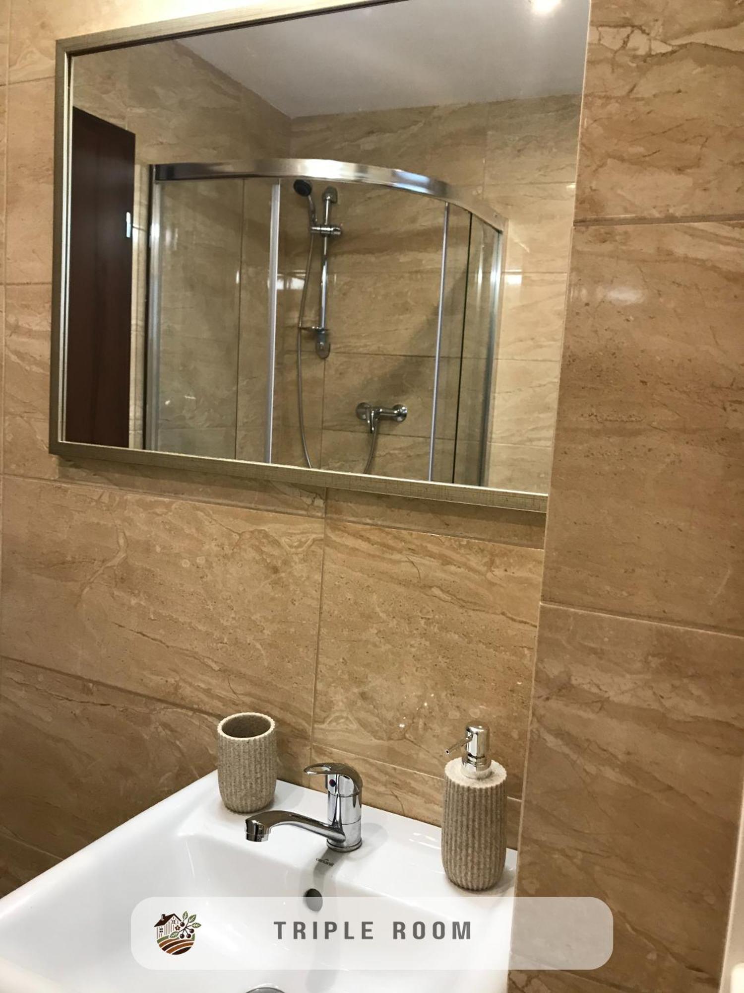 Apartmanovy Dom Visnove Buitenkant foto