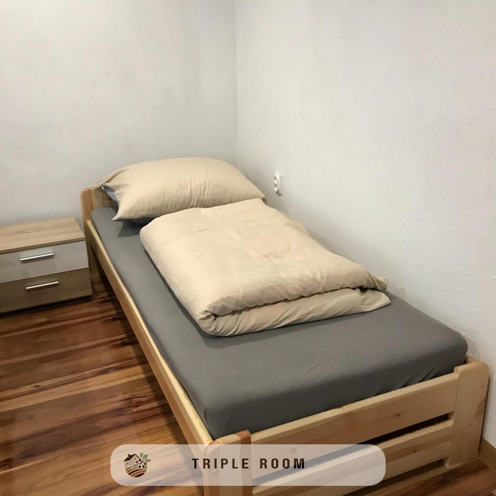 Apartmanovy Dom Visnove Buitenkant foto